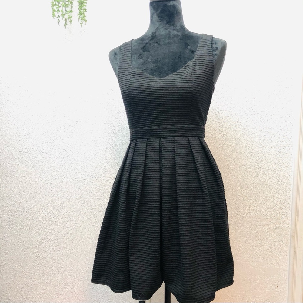 L’atiste by Amy Heart back cutout dress